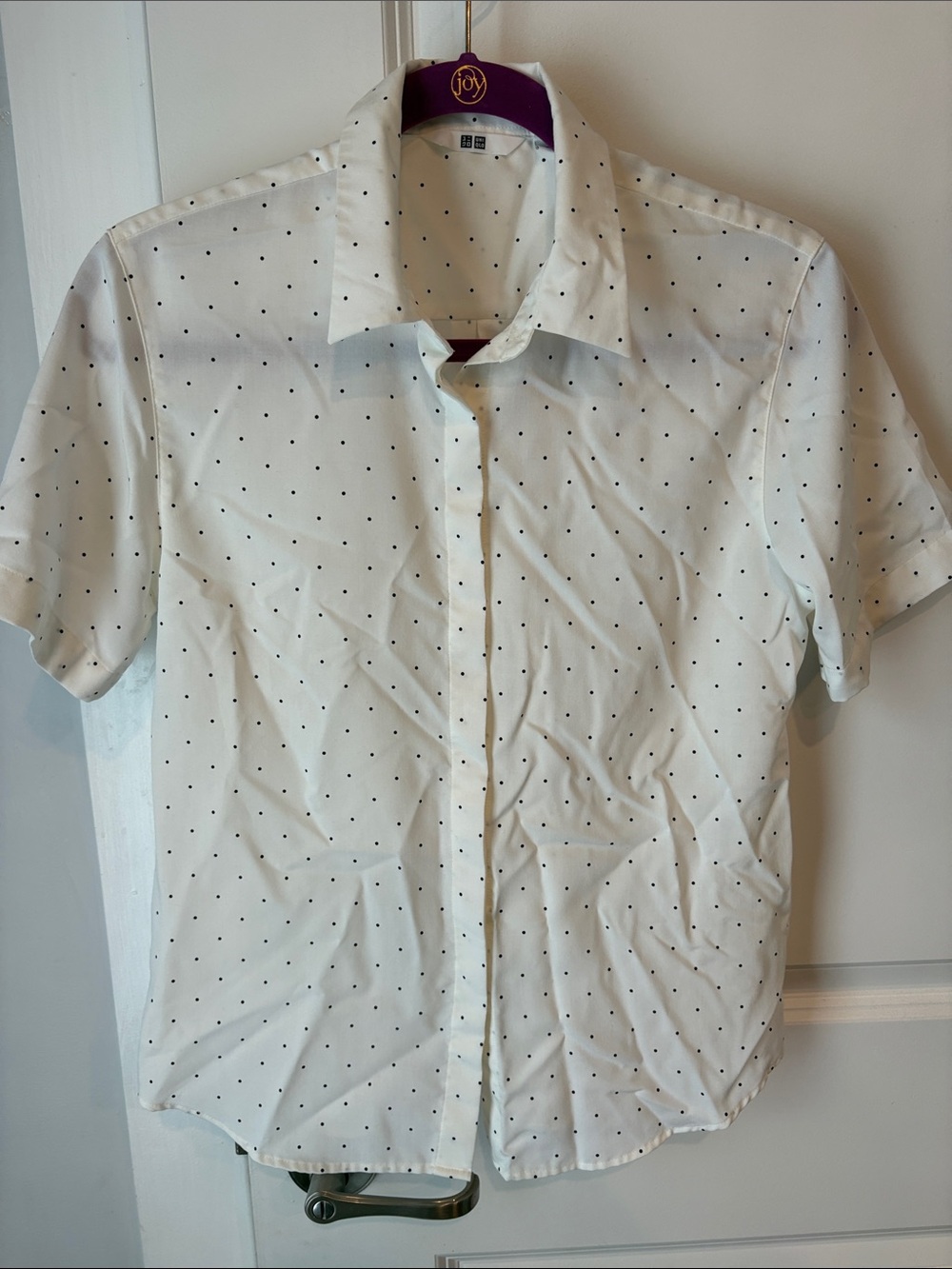 Uniqlo White Short-Sleeve Button-Down Shirt with Black Micro Dots
